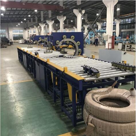 Automatic inline tyre stretch wrapping machine