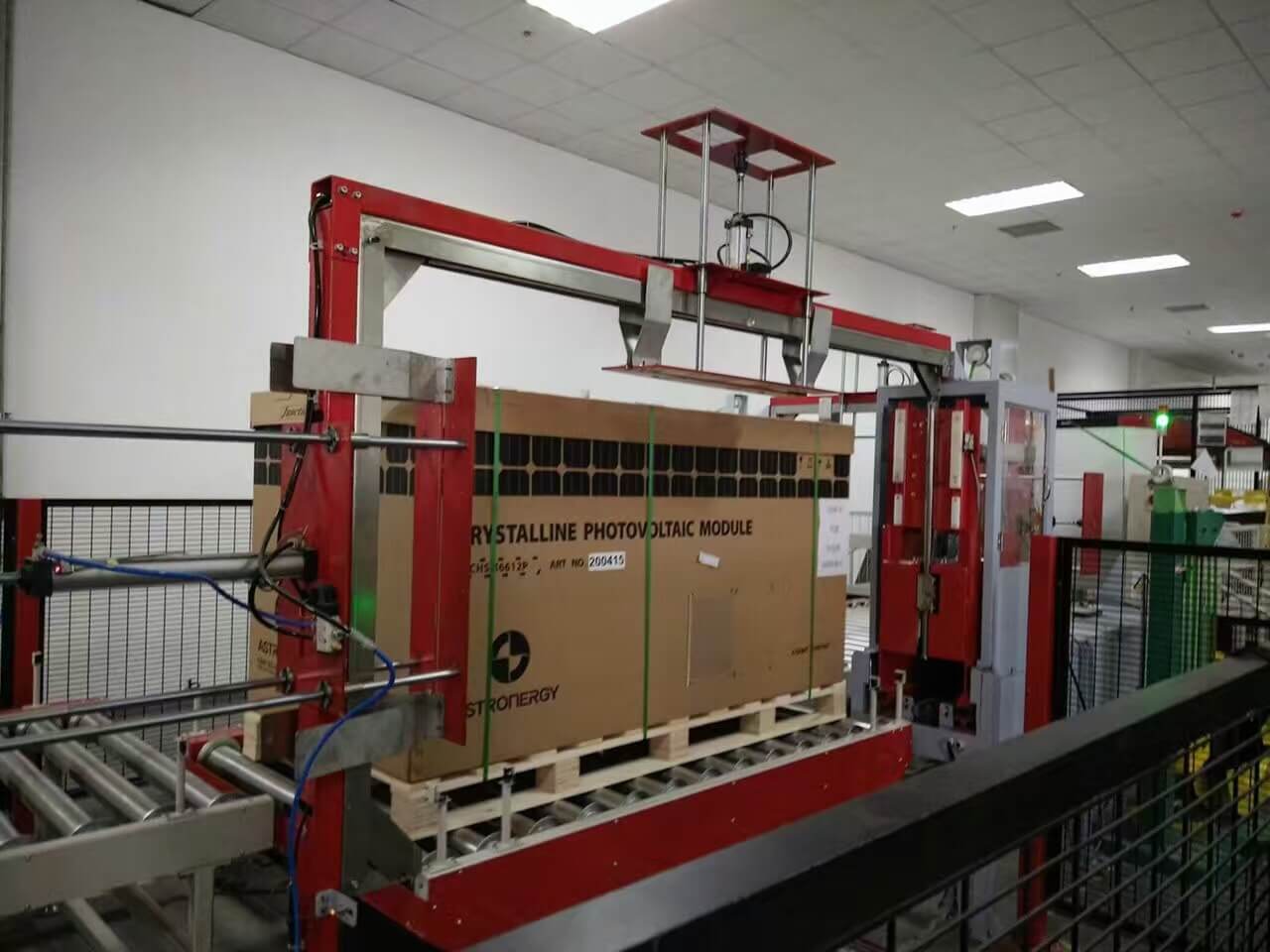 PET pallet strapper machine